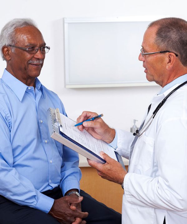 Professional_speaks_male_patient2